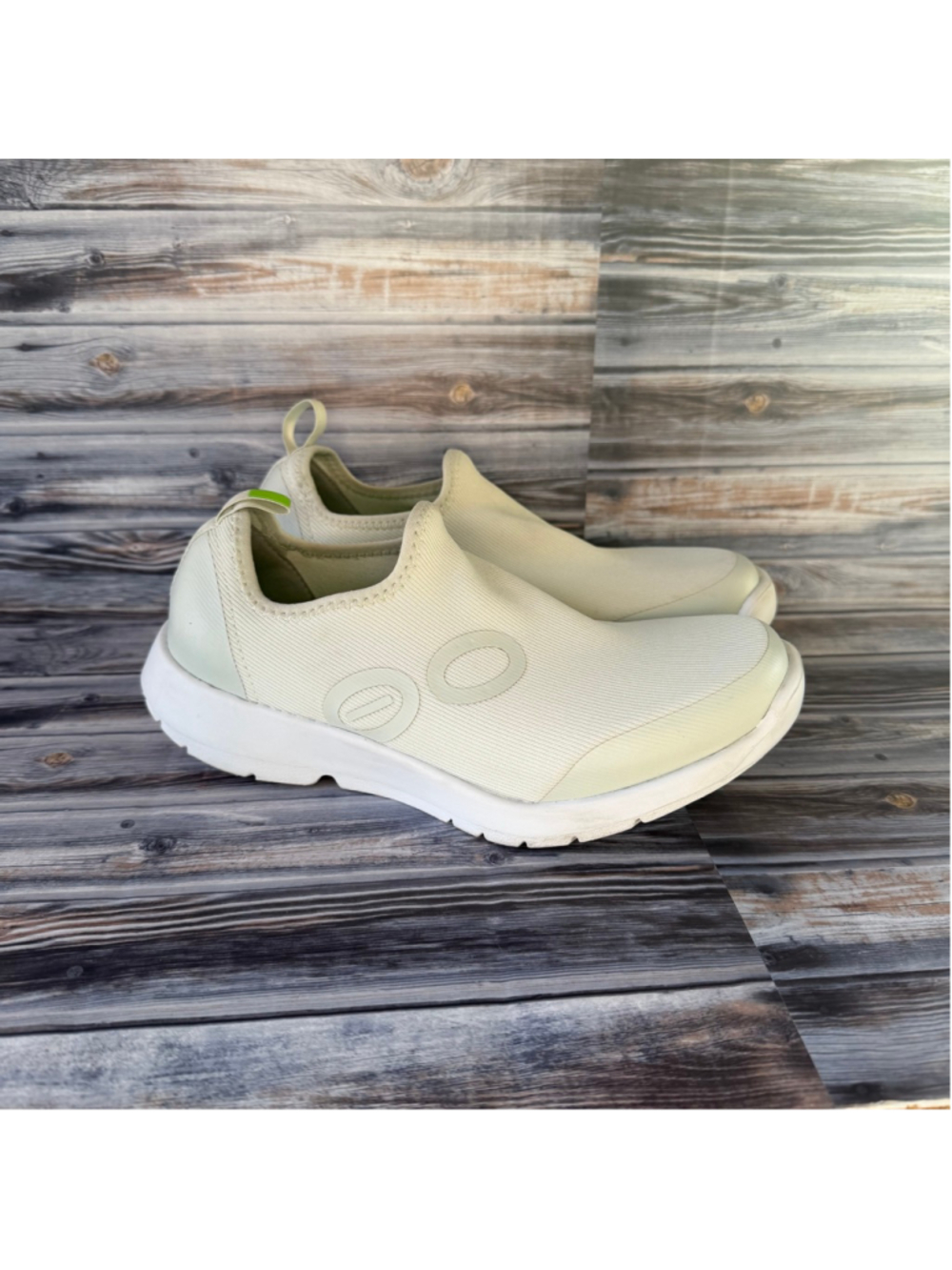 OOFOS Oomg recovery sport slip on shoes women’s size 7 cosmic